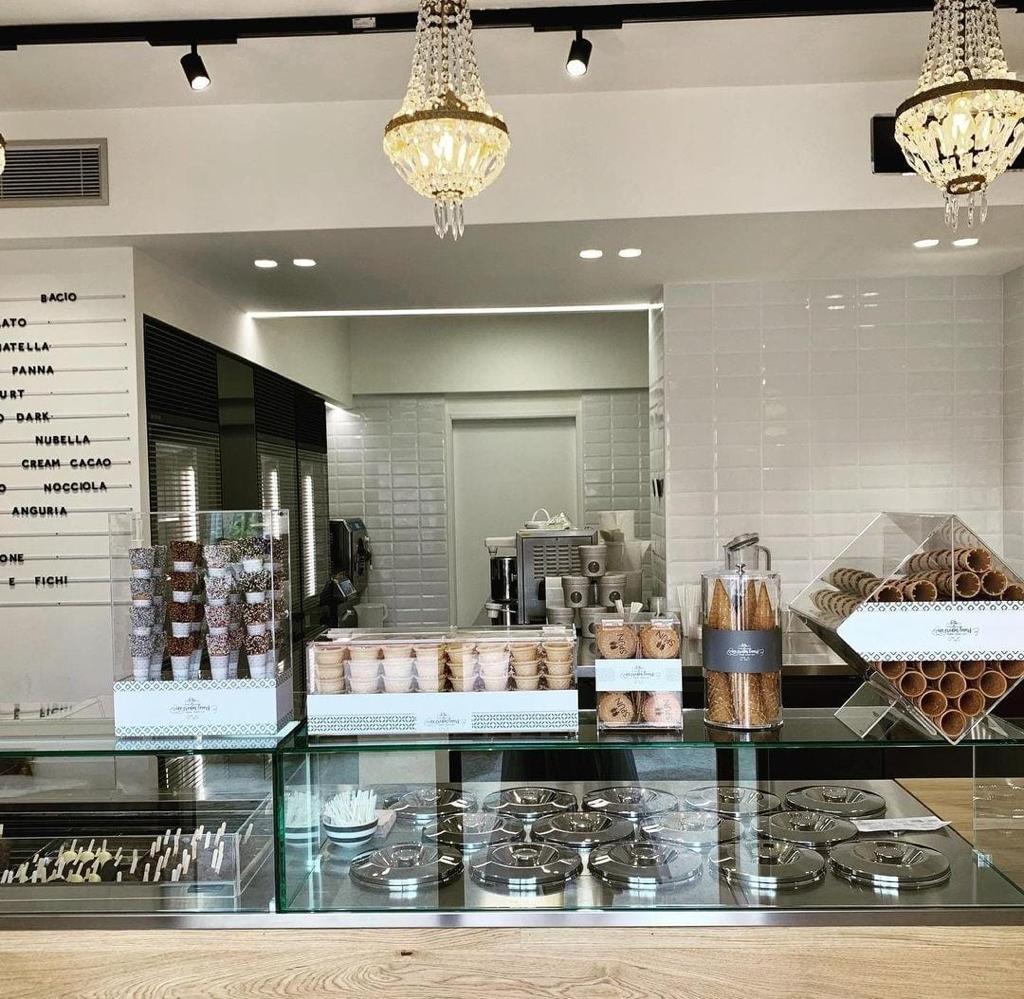 Attrezzature per gelateria di design completa in vendita - foto 1